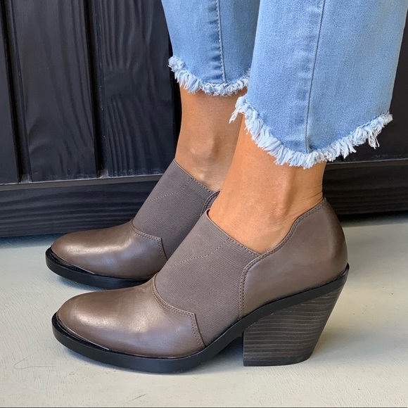 Anthropologie Shoes - Artisan Distressed Mary Jane Cap Toe Shootie